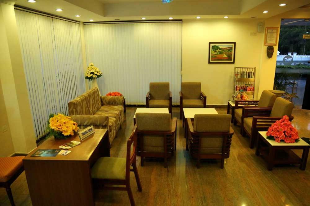 Kallada Hotels Thrissur Buitenkant foto