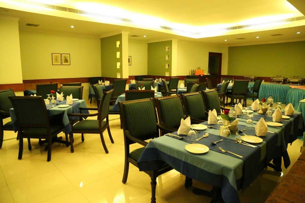 Kallada Hotels Thrissur Buitenkant foto